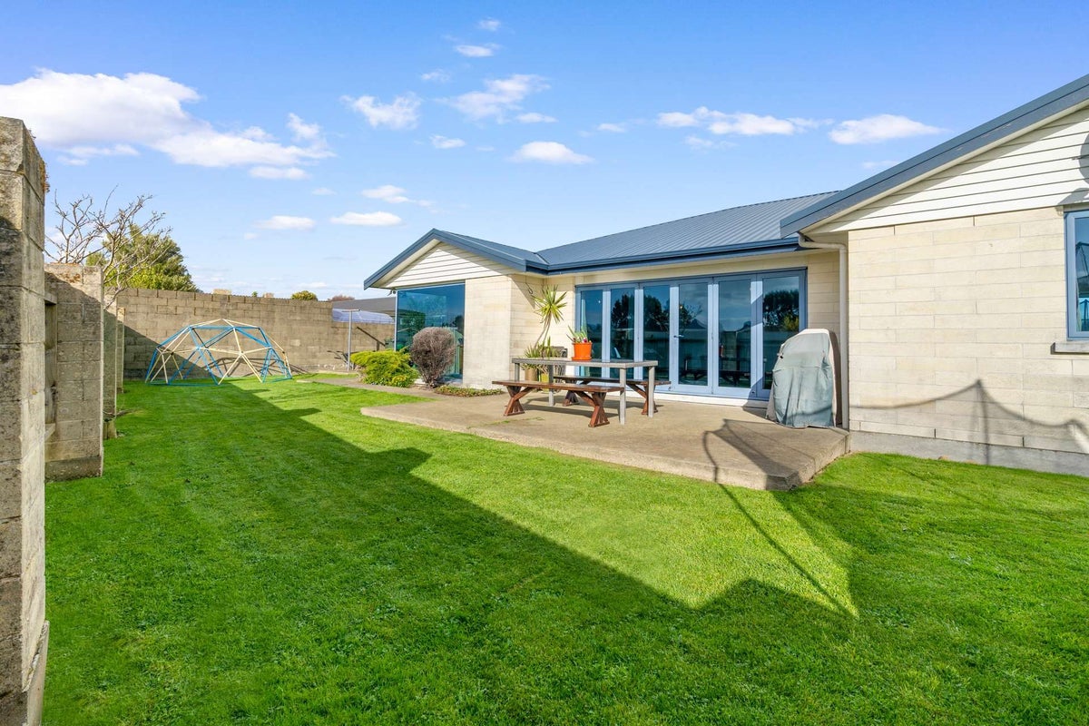 40 Orwell Crescent, Newfield, Invercargill - Carousel 1