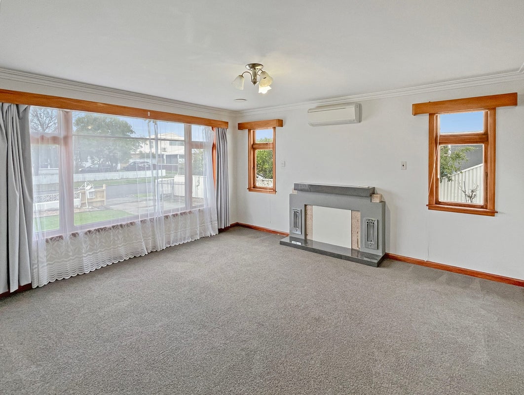 11 Forbury Avenue, Takaro, Palmerston North - Carousel 2
