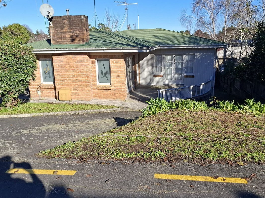 93 Lake Crescent, Hamilton Lake, Hamilton - Carousel 2