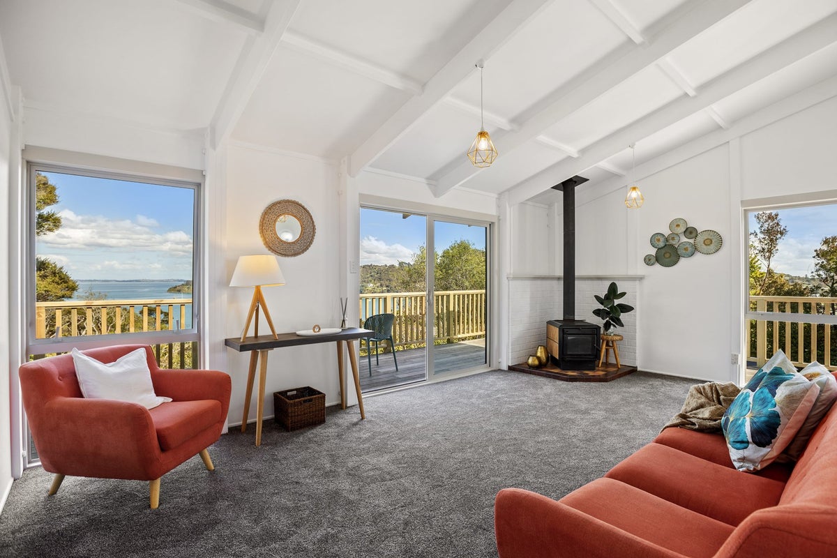 1B Burrell Road Extension, Oneroa, Waiheke Island - Carousel 1