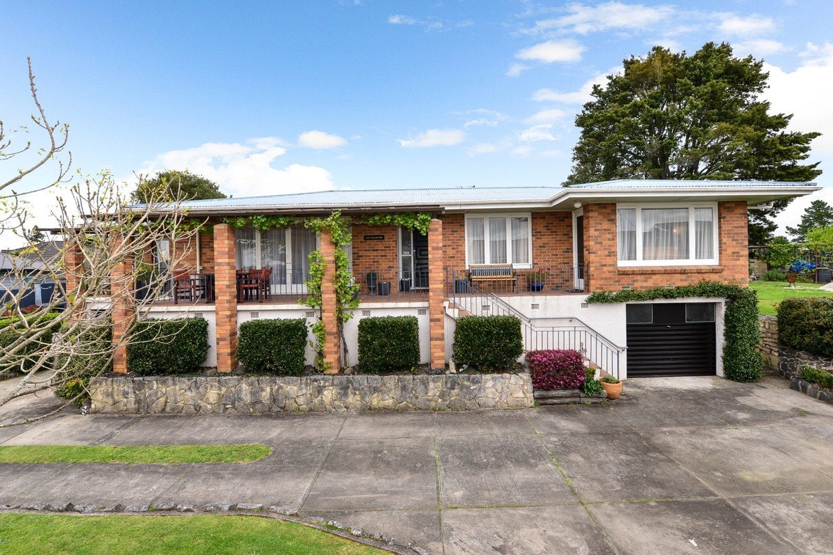 86 Flynn Road, Hillcrest, Hamilton - Carousel 2