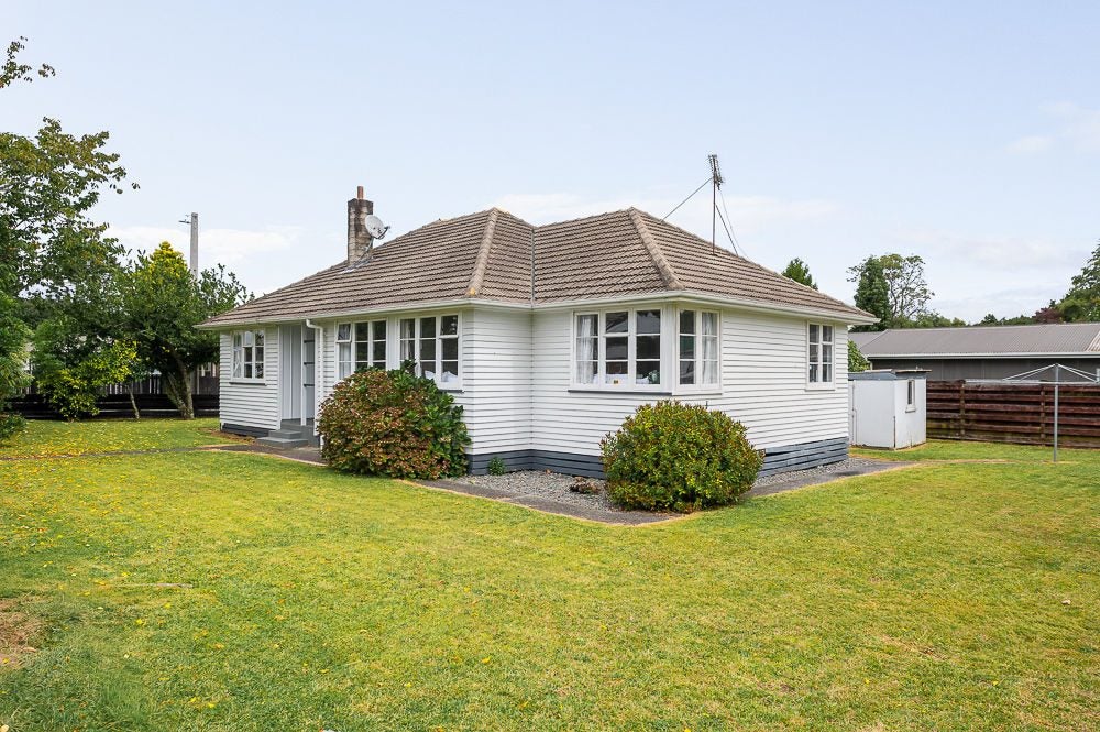 13 Nixon Street, Hamilton East, Hamilton - Carousel 1