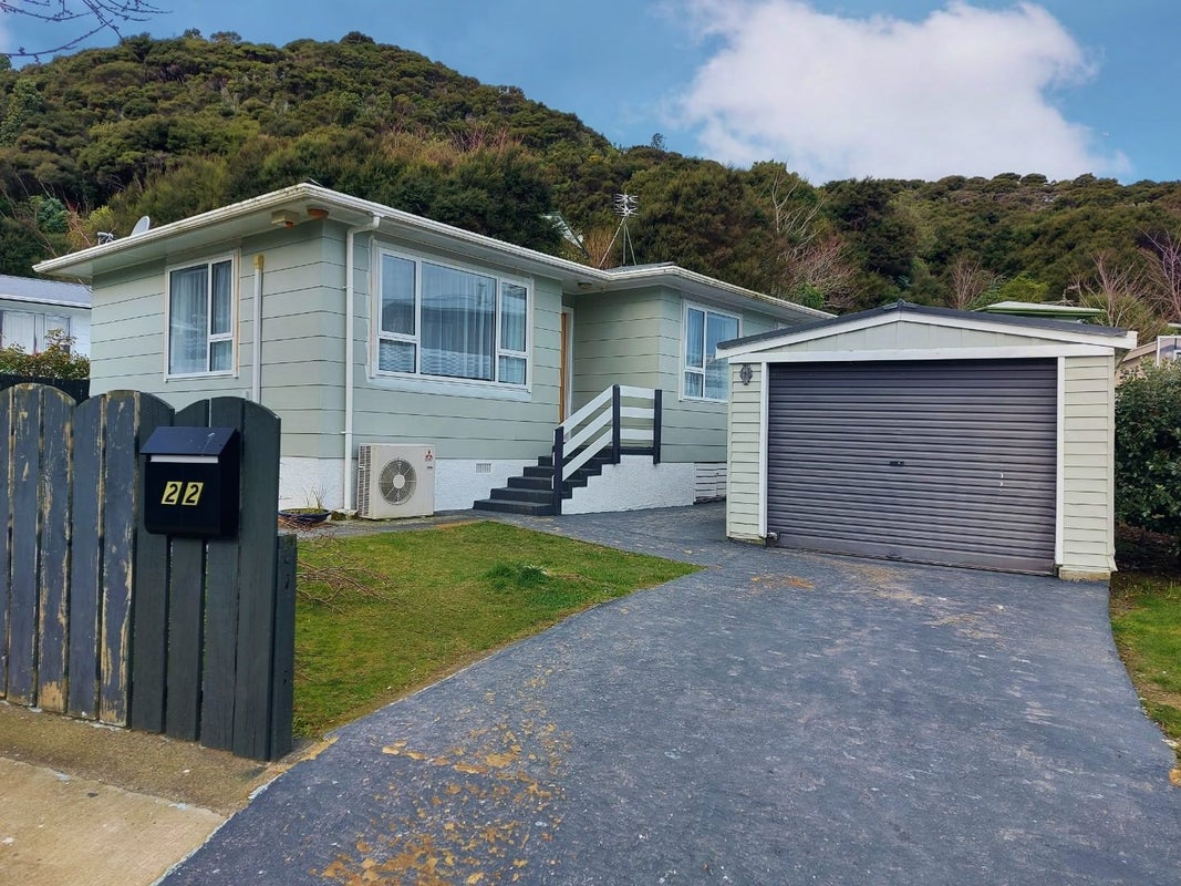 22 Manurewa Grove, Wainuiomata, Lower Hutt - Carousel 1