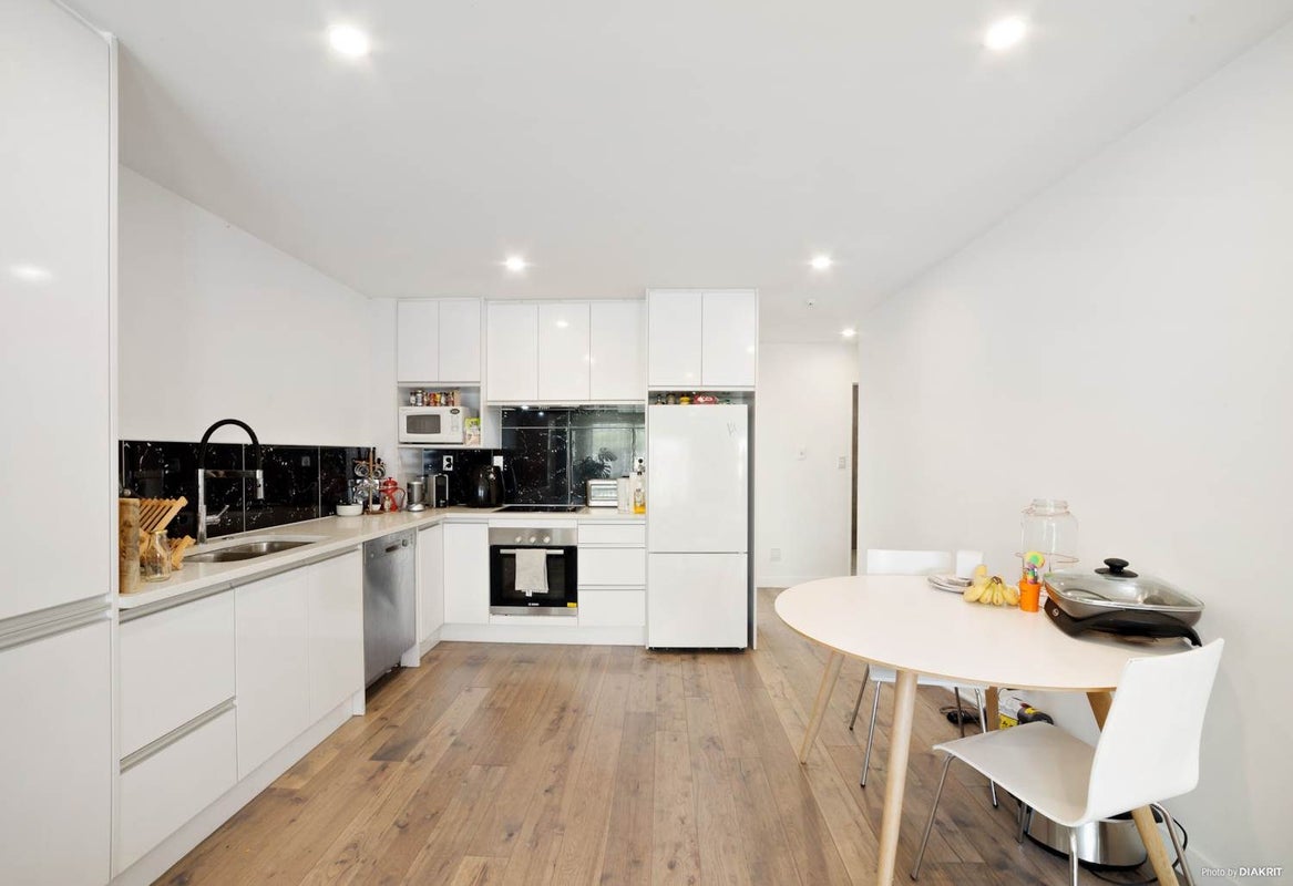 18 Peony Mews, Oteha, Auckland - Carousel 2