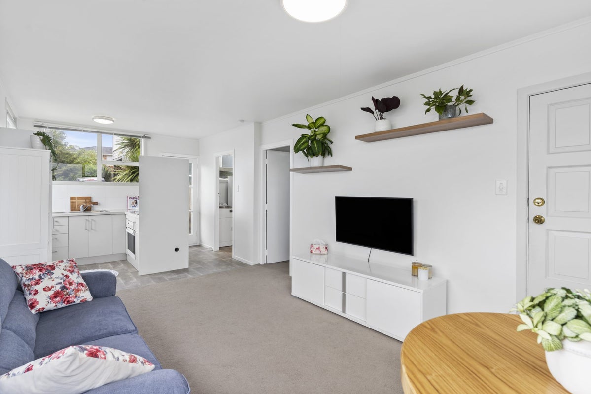 1/49 Simkin AV, Saint Johns, Auckland - Carousel 2
