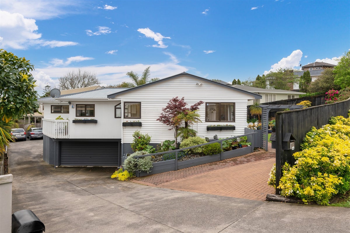 1/16 Gills Road, Bucklands Beach, Auckland - Carousel 1