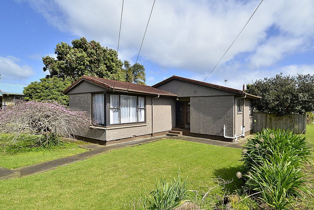 1 Sullivan Avenue, Mangere Bridge, Auckland - Carousel 1