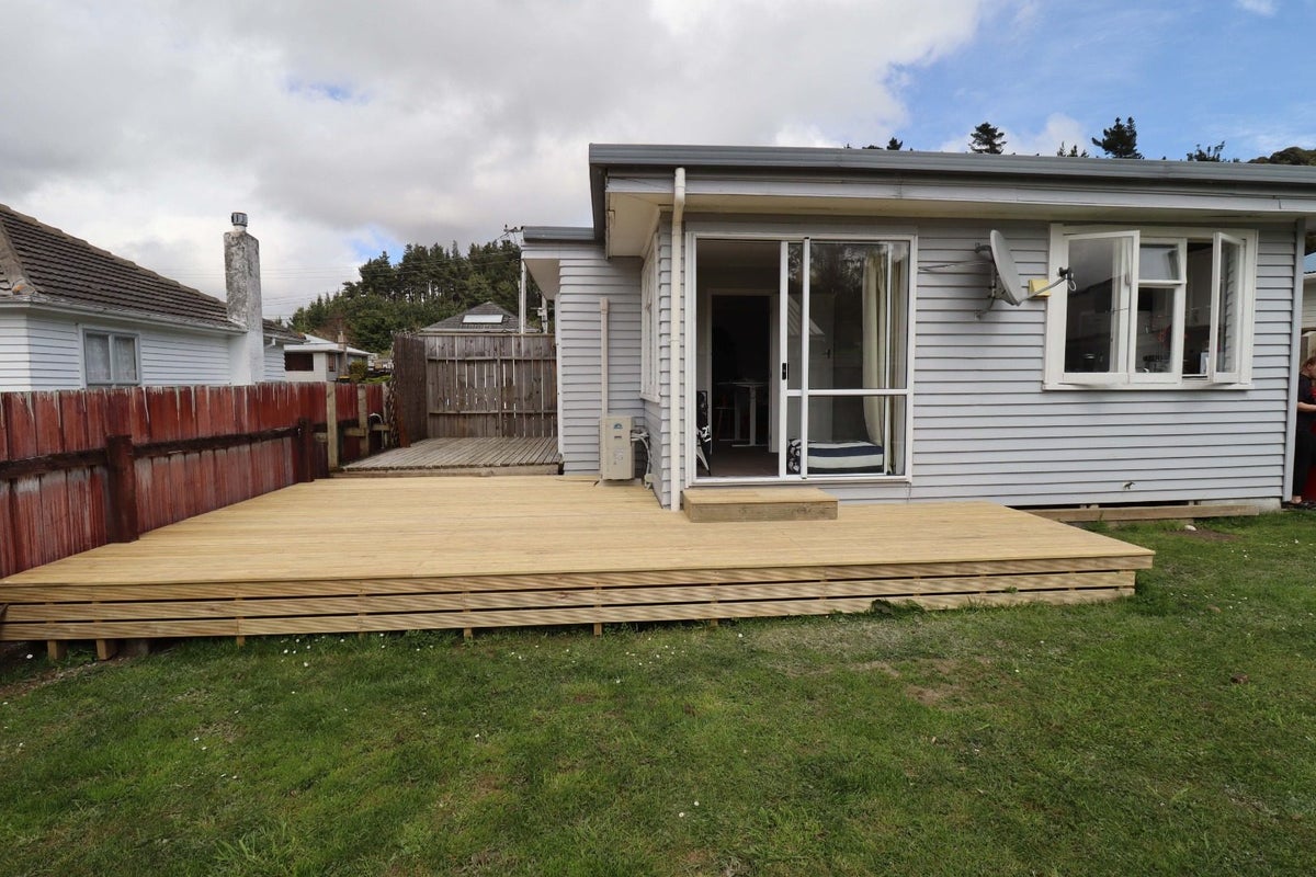 14 McGowan Road, Wainuiomata, Lower Hutt - Carousel 9
