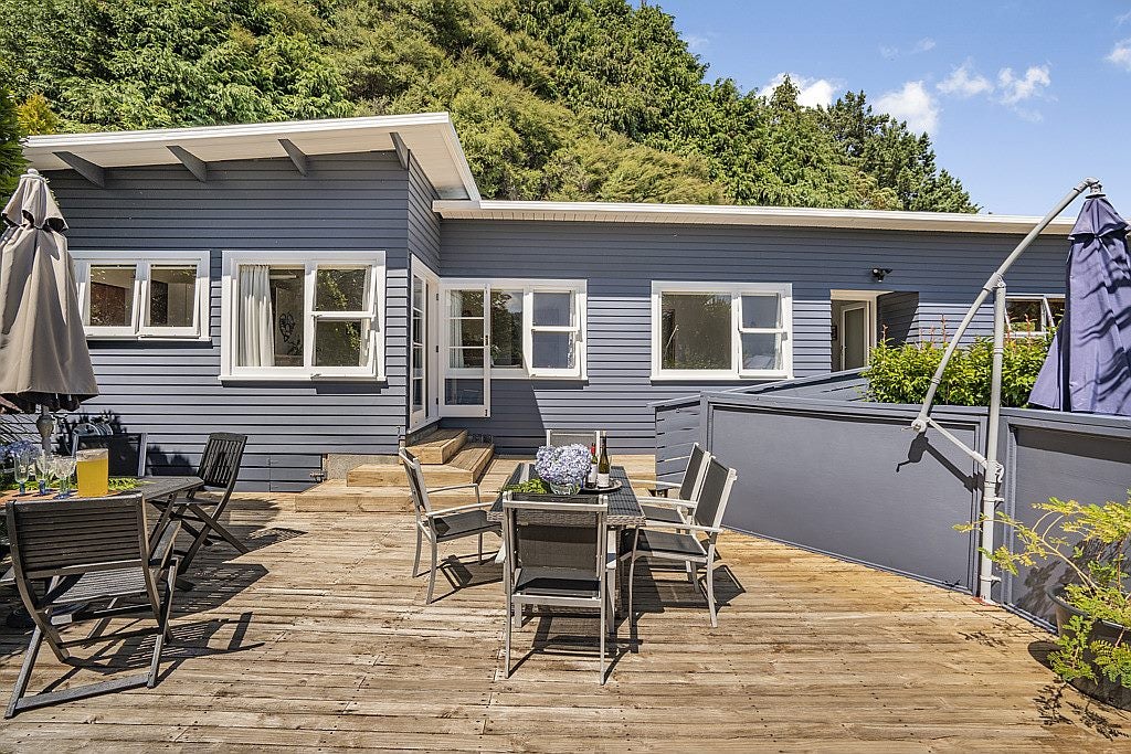 4 Hine Road, Wainuiomata, Lower Hutt - Carousel 24