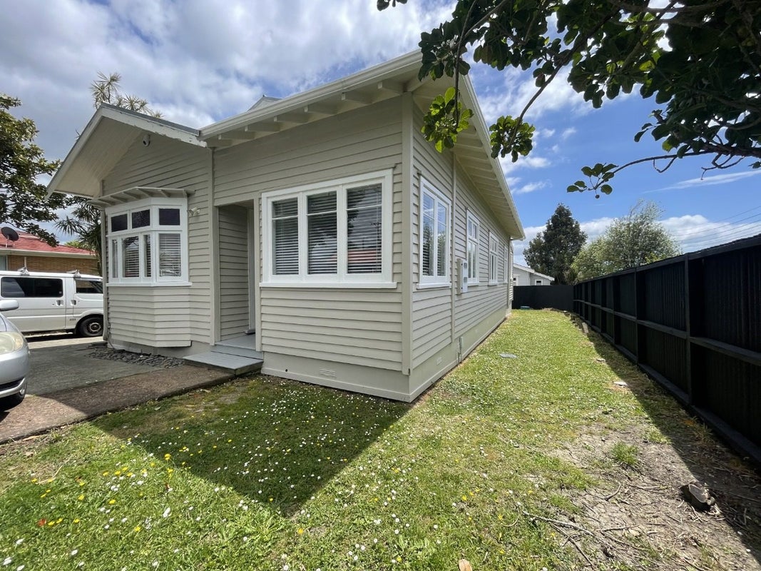 29A Miro Street, New Lynn, Auckland - Carousel 17