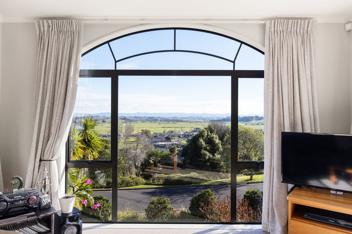 20 Tironui Terrace, Western Heights, Hamilton - Carousel 2