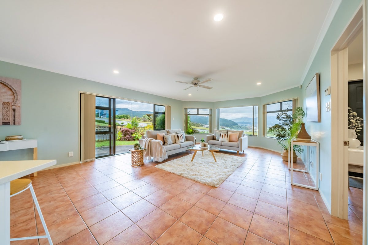 45 Kirton Drive, Riverstone Terraces, Upper Hutt - Carousel 1