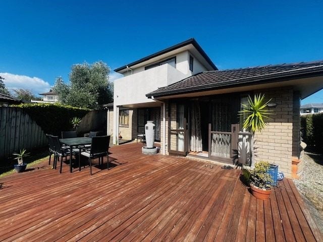 212 Whitney Street, Blockhouse Bay, Auckland - Carousel 1