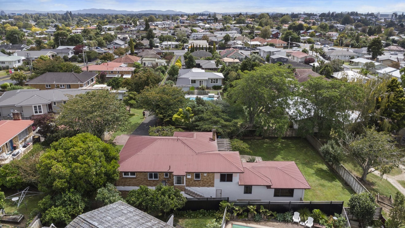 364 Cobham Drive, Hillcrest, Hamilton - Carousel 27
