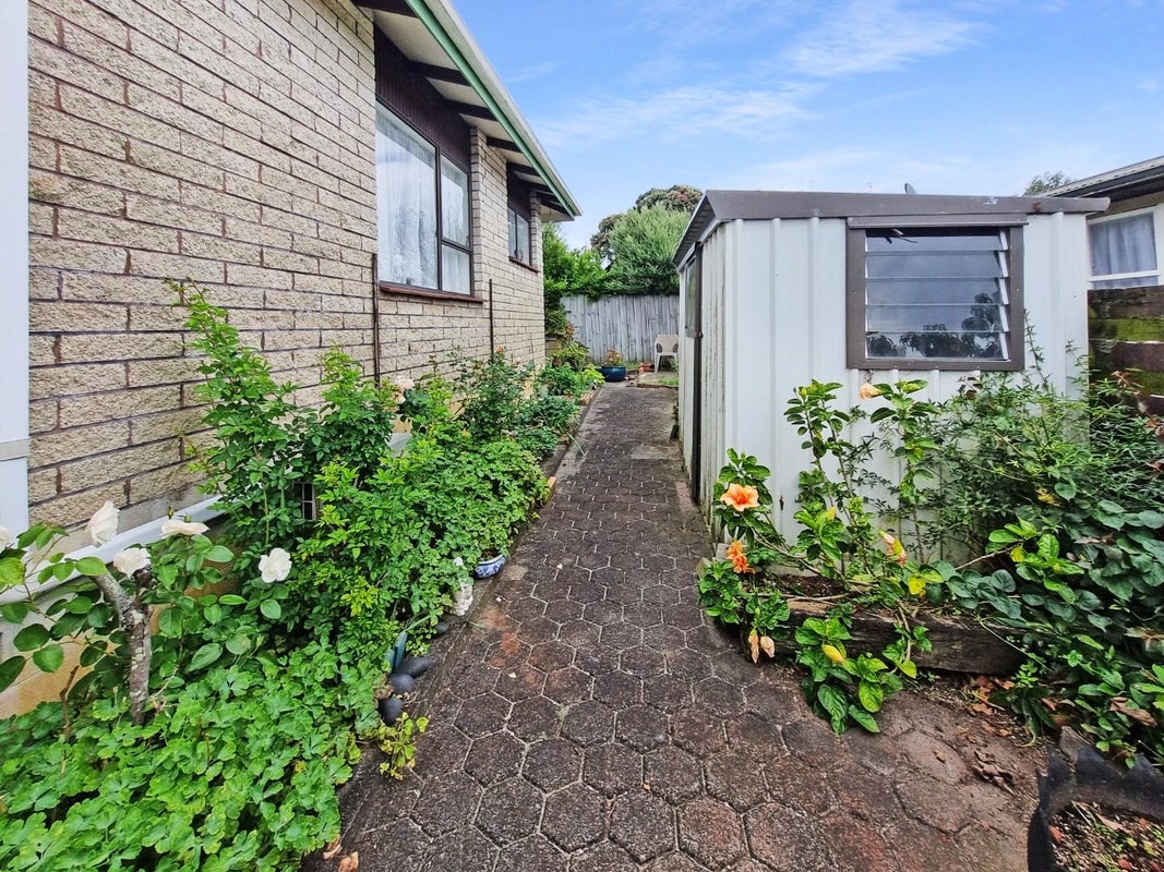 4/15 Seabrook Avenue, New Lynn, Auckland - Carousel 15
