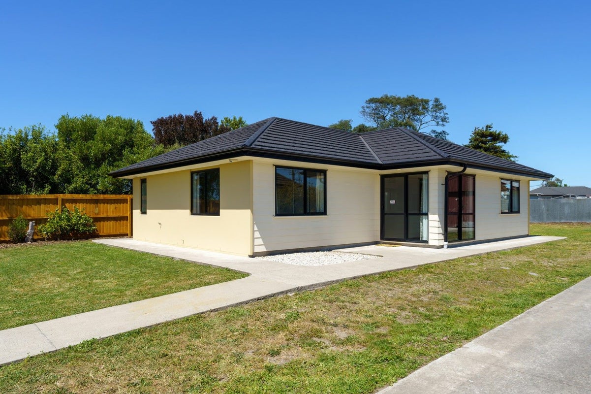 4 Sandown Crescent, Aranui, Christchurch - Carousel 1