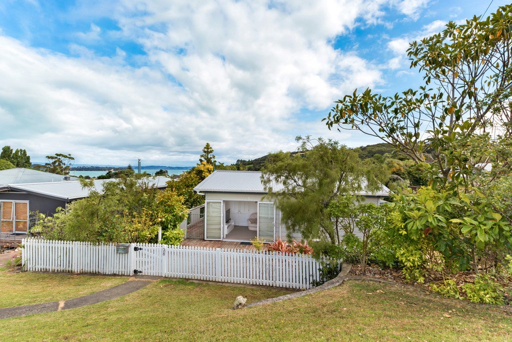 38 Mako Street, Oneroa, Waiheke Island - Carousel 1