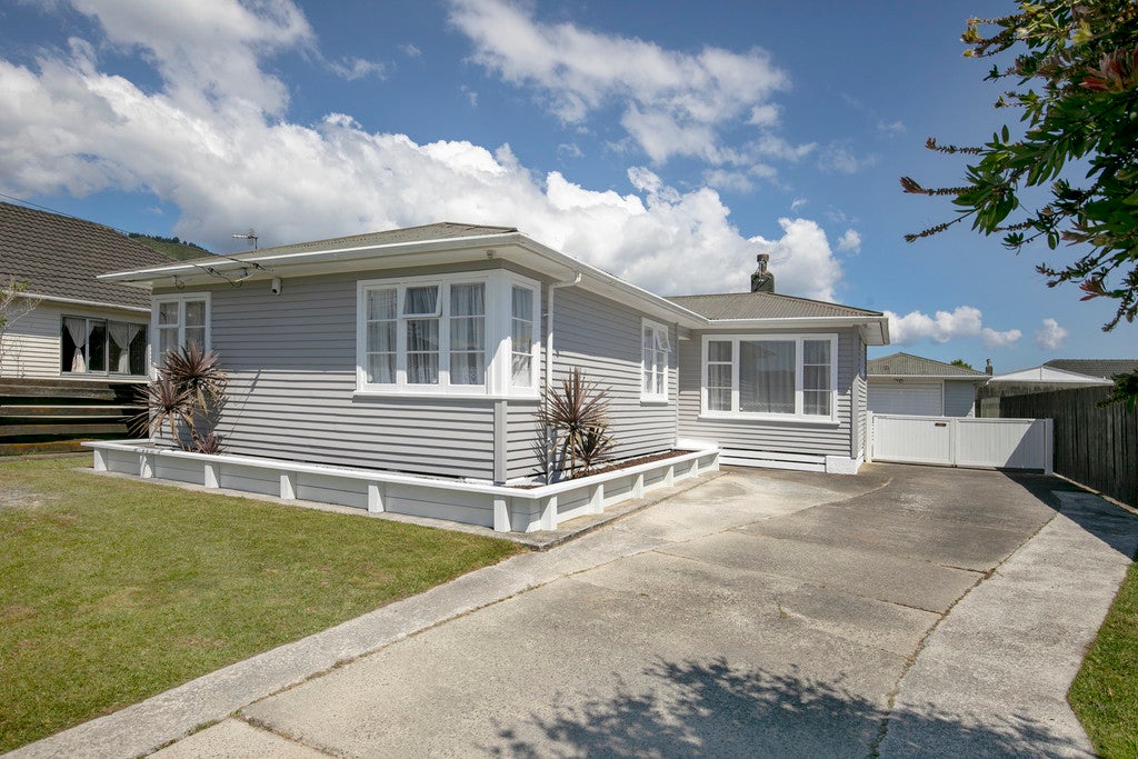 7 Russell Road, Wainuiomata, Lower Hutt - Carousel 2