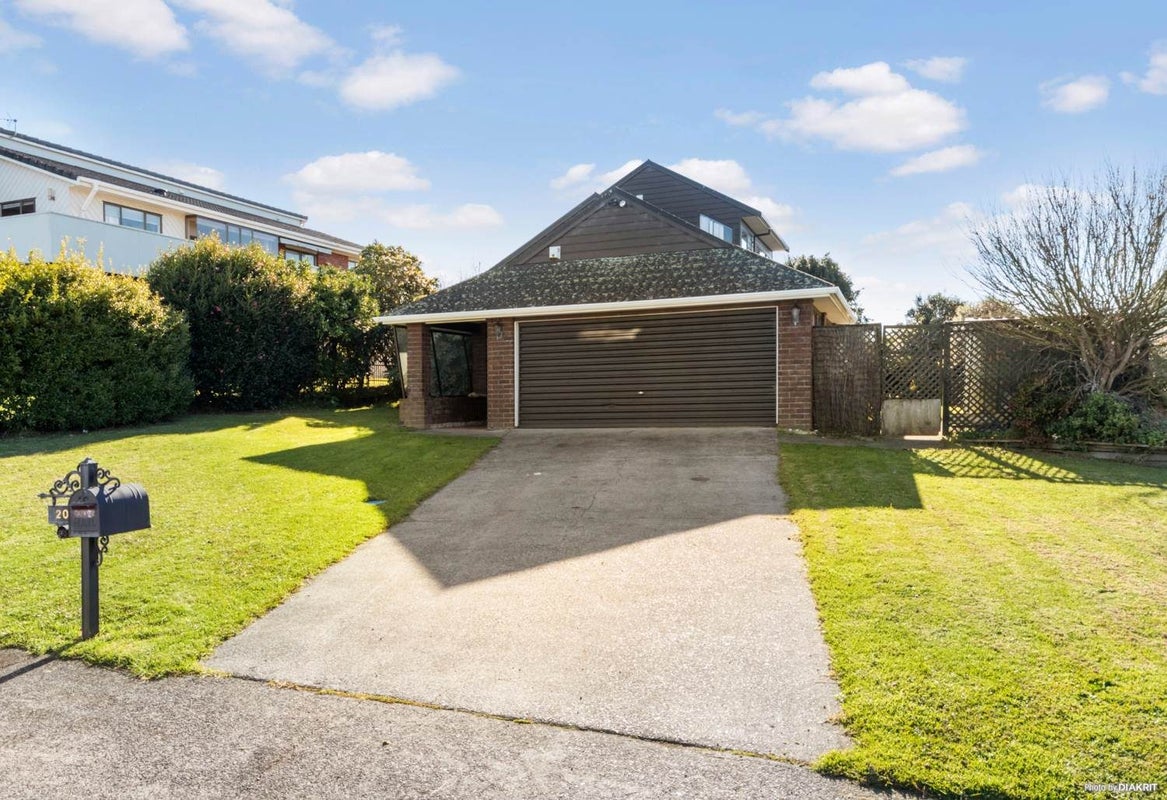 20 Tatyana Place, Massey, Auckland - Carousel 1
