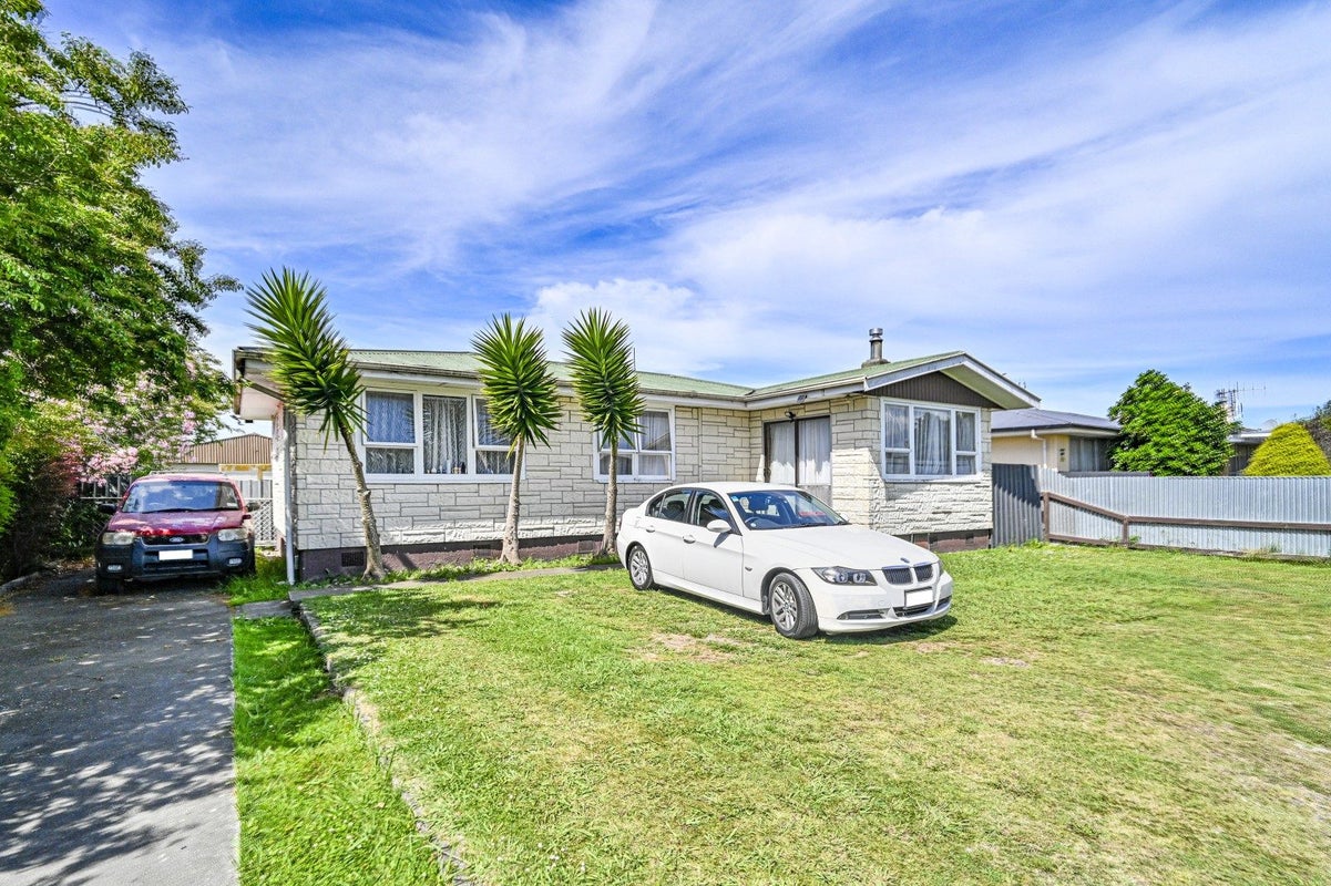 34 Whitby Crescent, Flaxmere, Hastings - Carousel 1