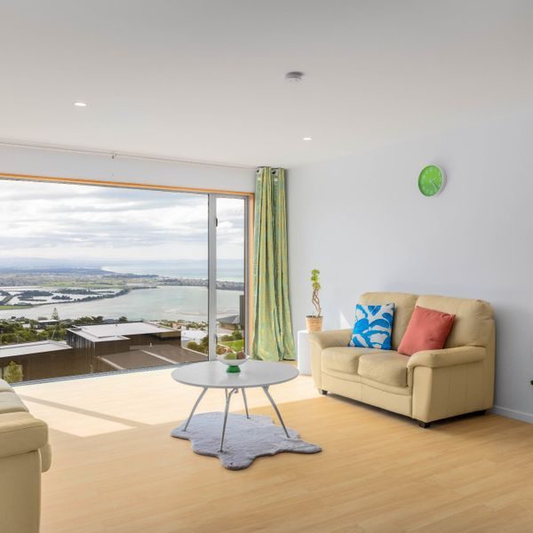 5 Stoneyridge Close, Mount Pleasant, Christchurch - Carousel 1