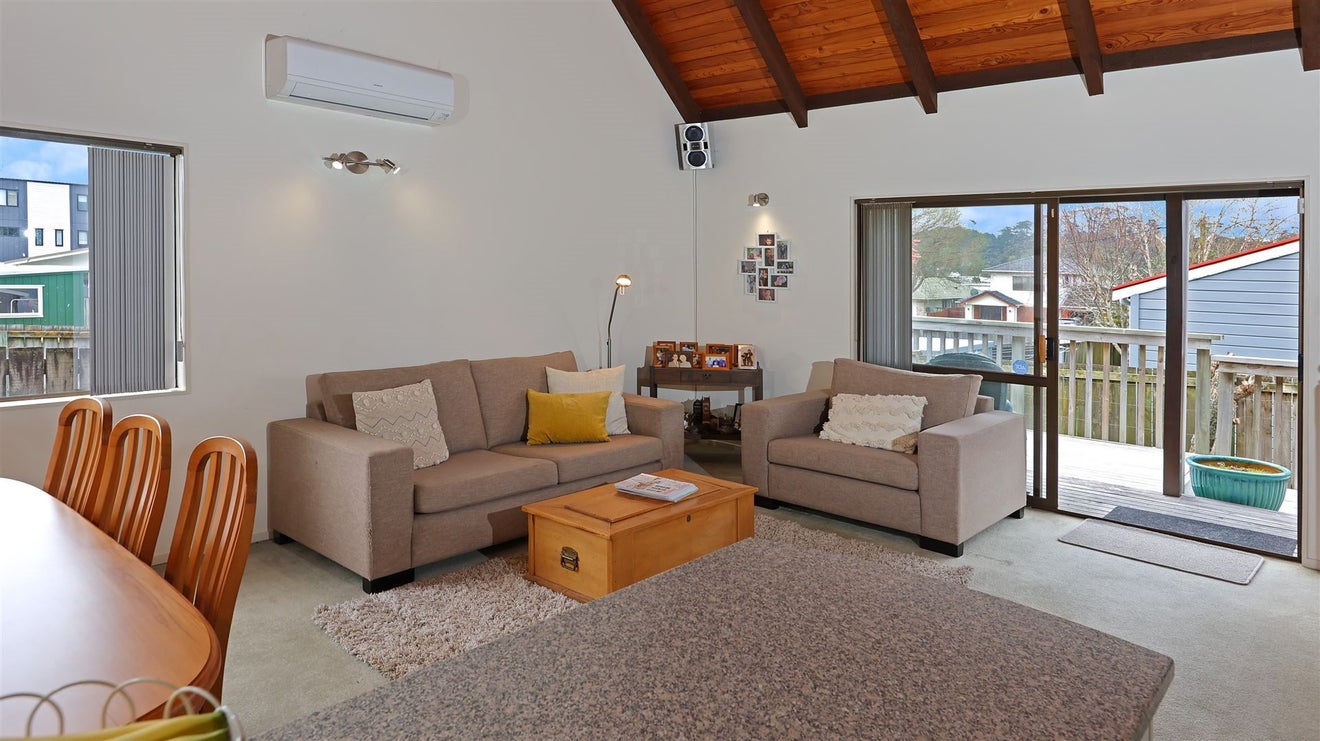2/112 Pooks Road, Ranui, Auckland - Carousel 2