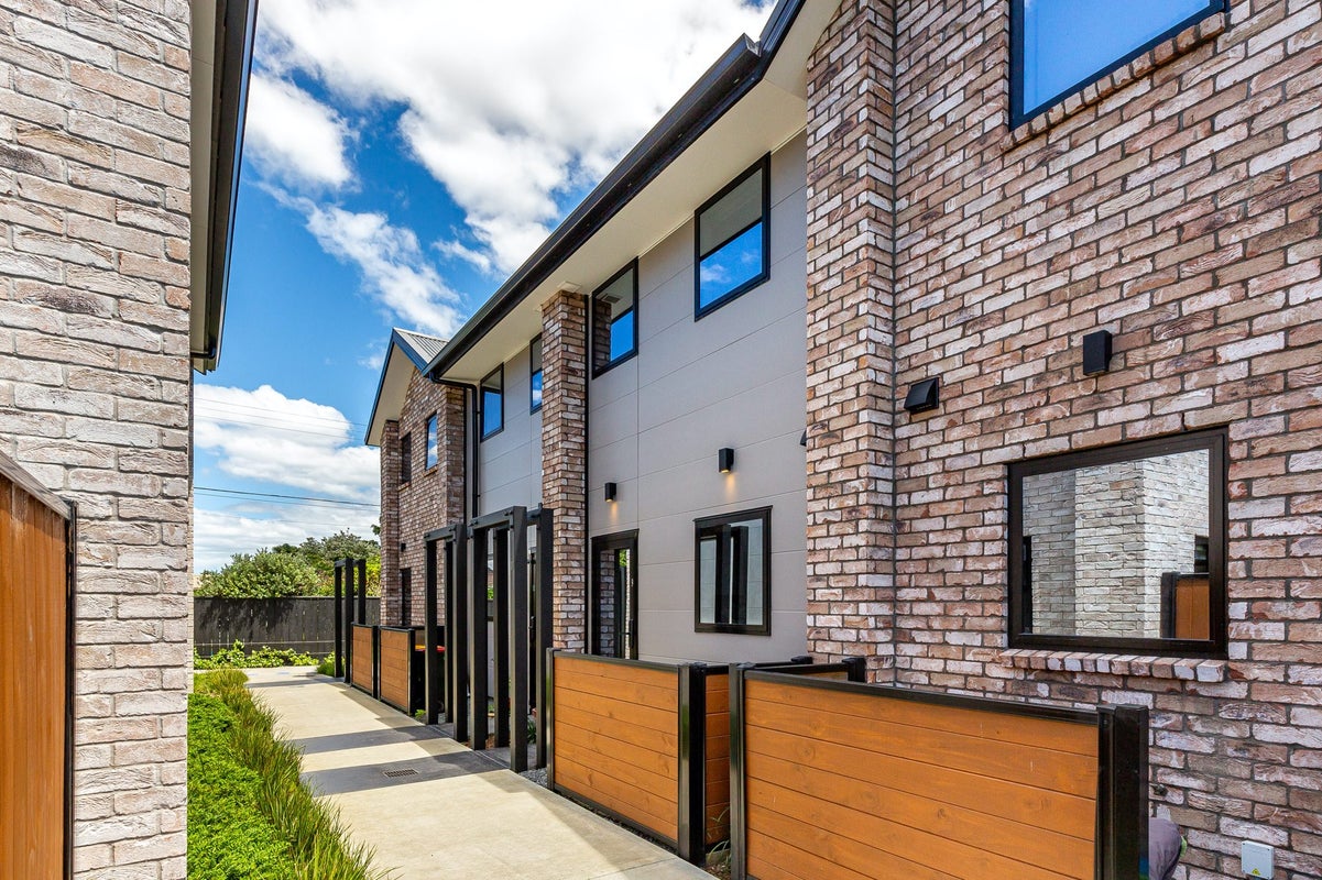 9/17 Pearce Crescent, Taita, Lower Hutt - Carousel 1