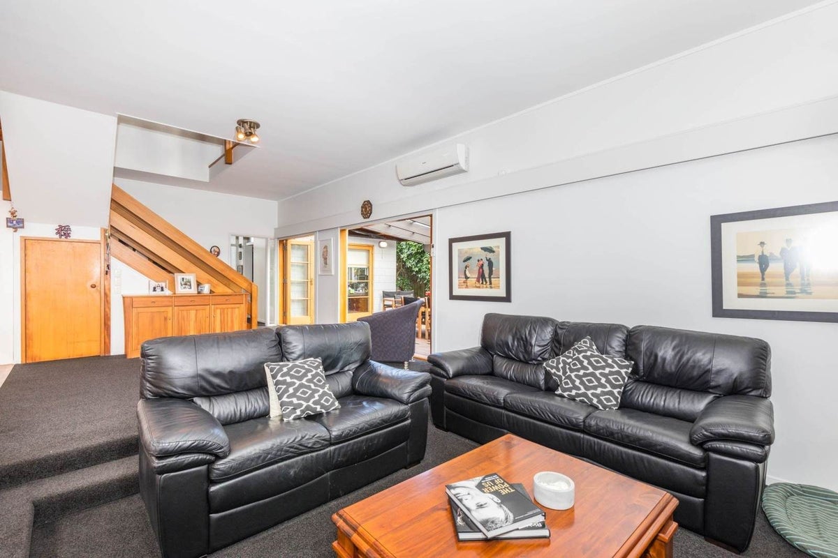 16 Sorrel Crescent, Bucklands Beach, Auckland - Carousel 2