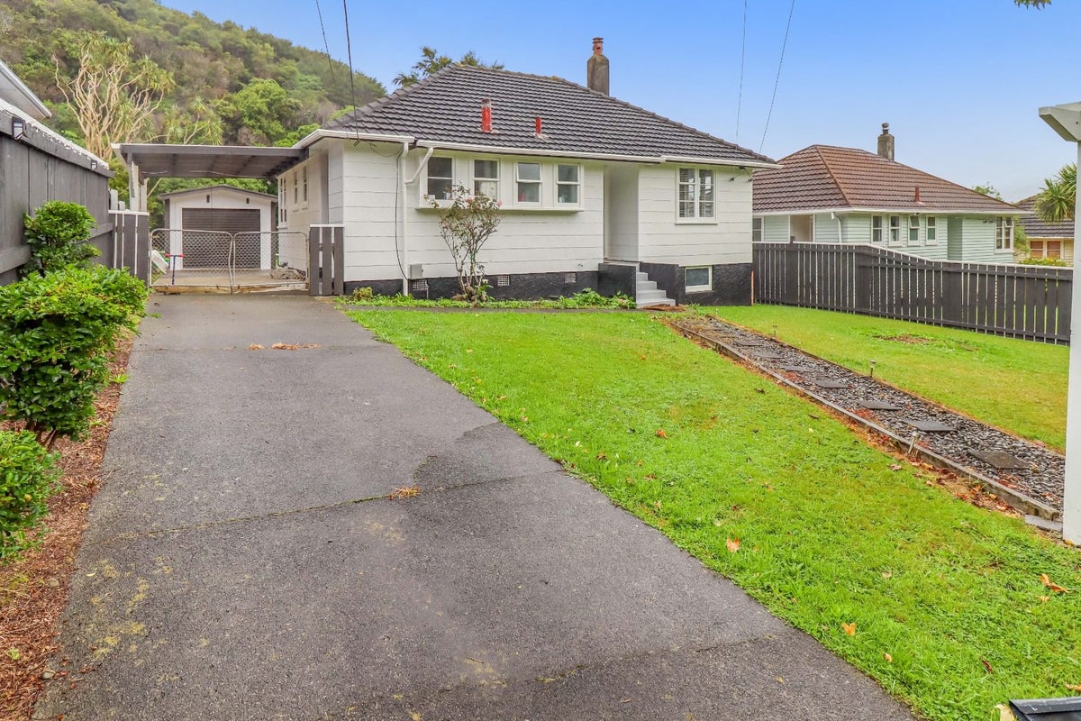 17 Boyd Grove, Naenae, Lower Hutt - Carousel 1
