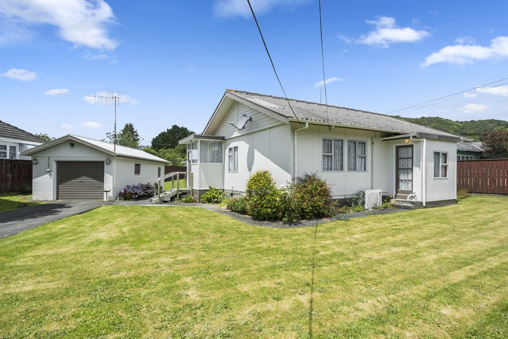 21 Wood Street, Wainuiomata, Lower Hutt - Carousel 2
