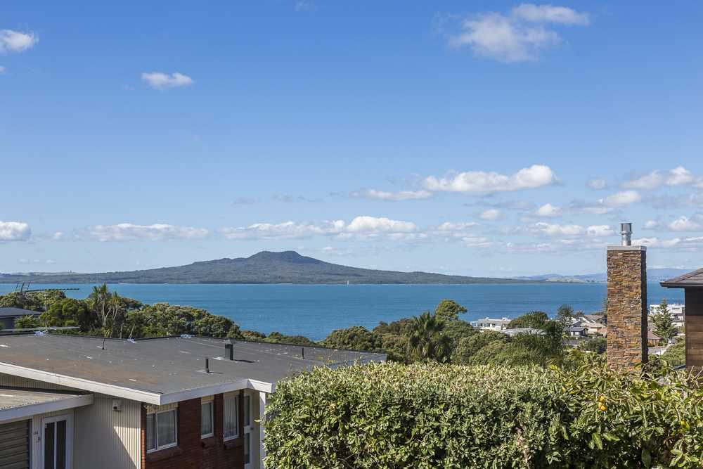 21A Seaview Road, Castor Bay, Auckland - Carousel 1