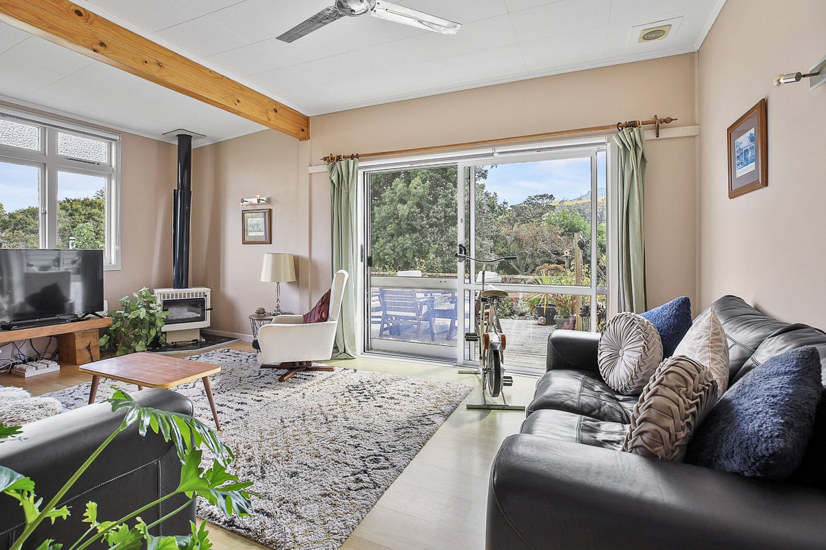16 Victoria Street, Karangahake - Carousel 2