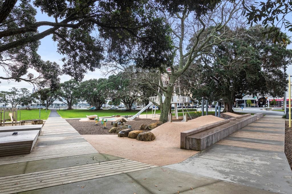 20 Buchanan Street, Devonport, Auckland - Carousel 21