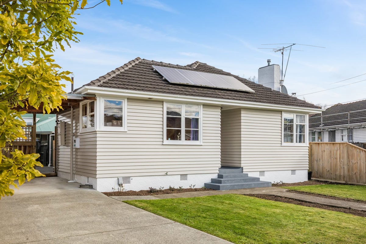 14 THACKERAY STREET, Trentham, Upper Hutt - Carousel 1