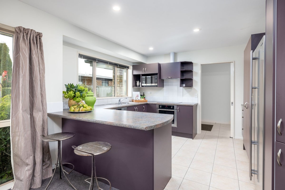 6 Meeking Place, Aidanfield, Christchurch - Carousel 2