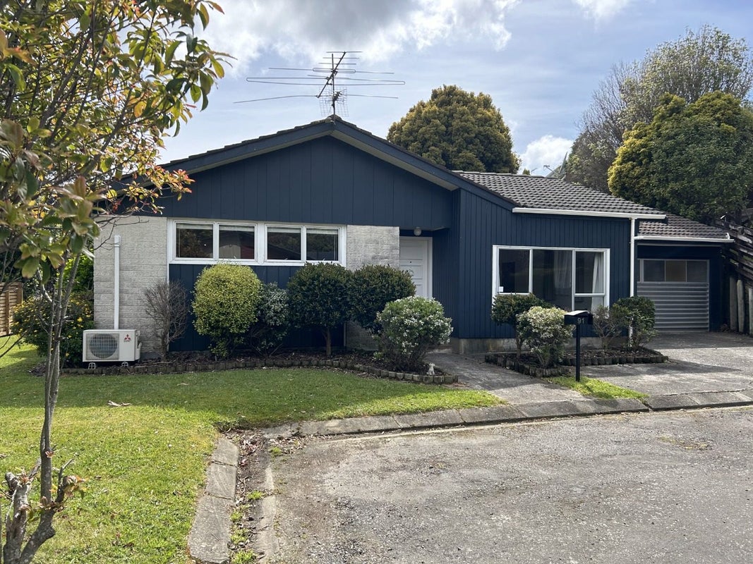 91 Spinnaker Drive, Whitby, Porirua - Carousel 1