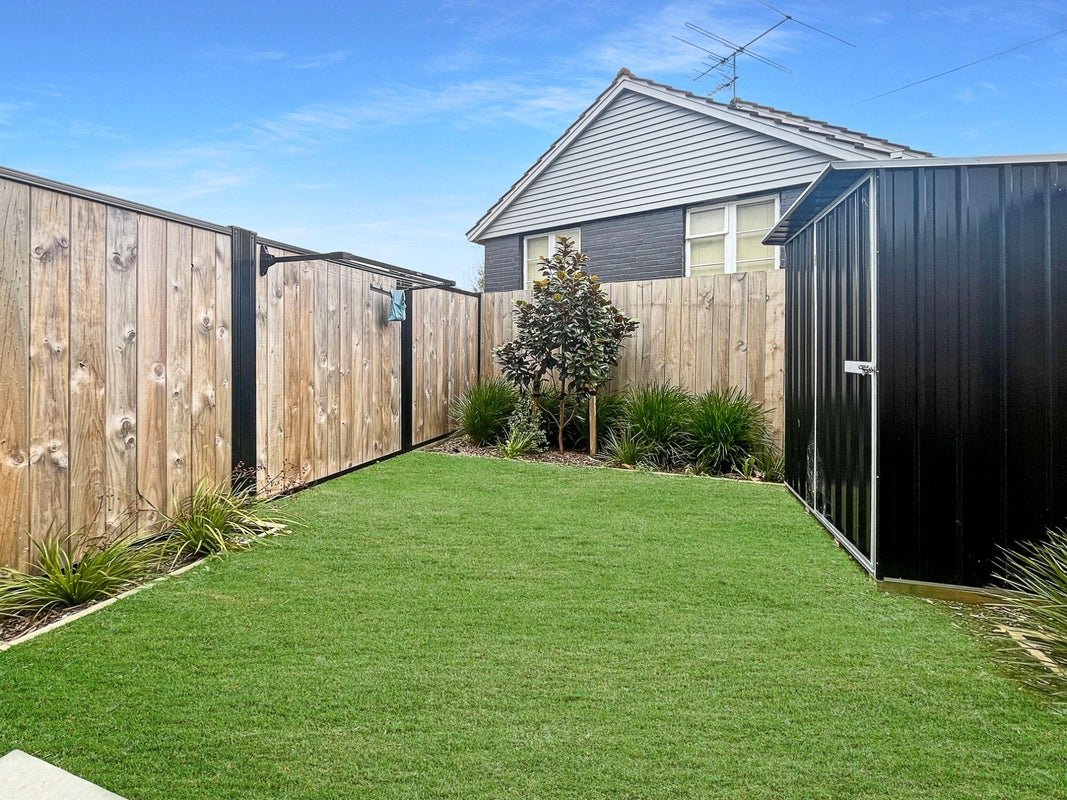 2/8 Rainey Grove, Taita, Lower Hutt - Carousel 14