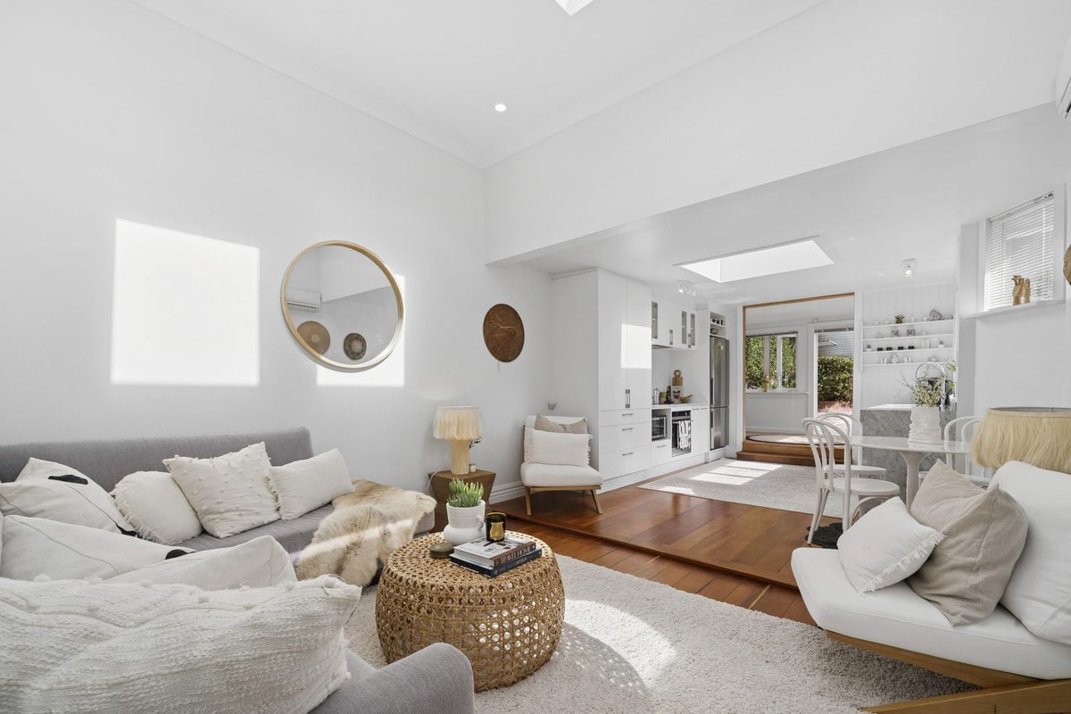 132 Elizabeth Street, Mount Victoria, Wellington - Carousel 1