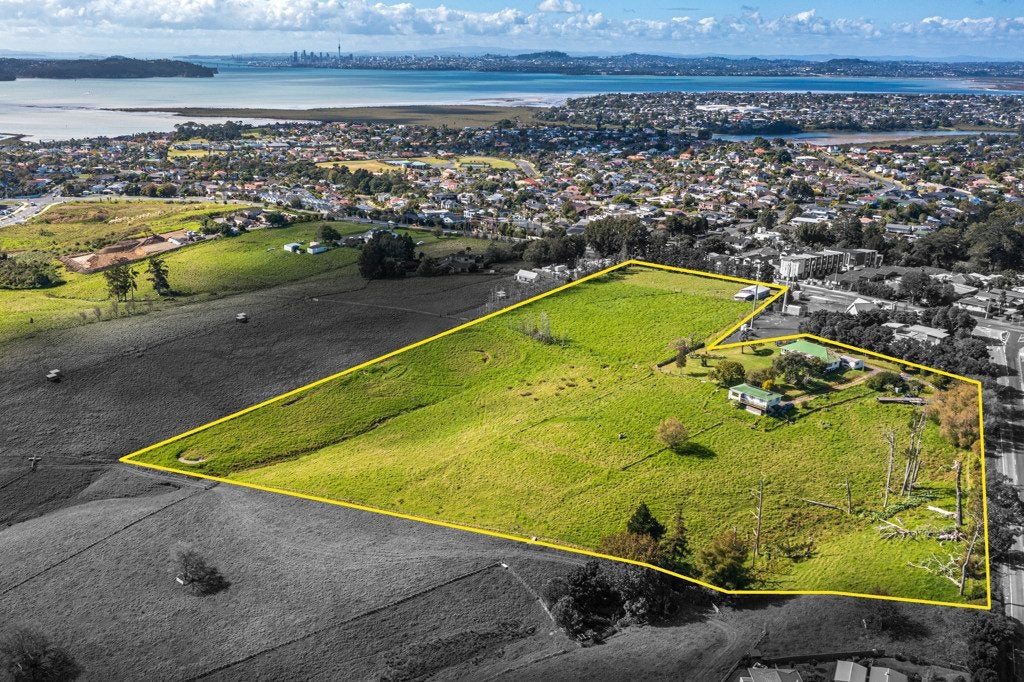 76 Hobsonville Road, West Harbour, Auckland - Carousel 2