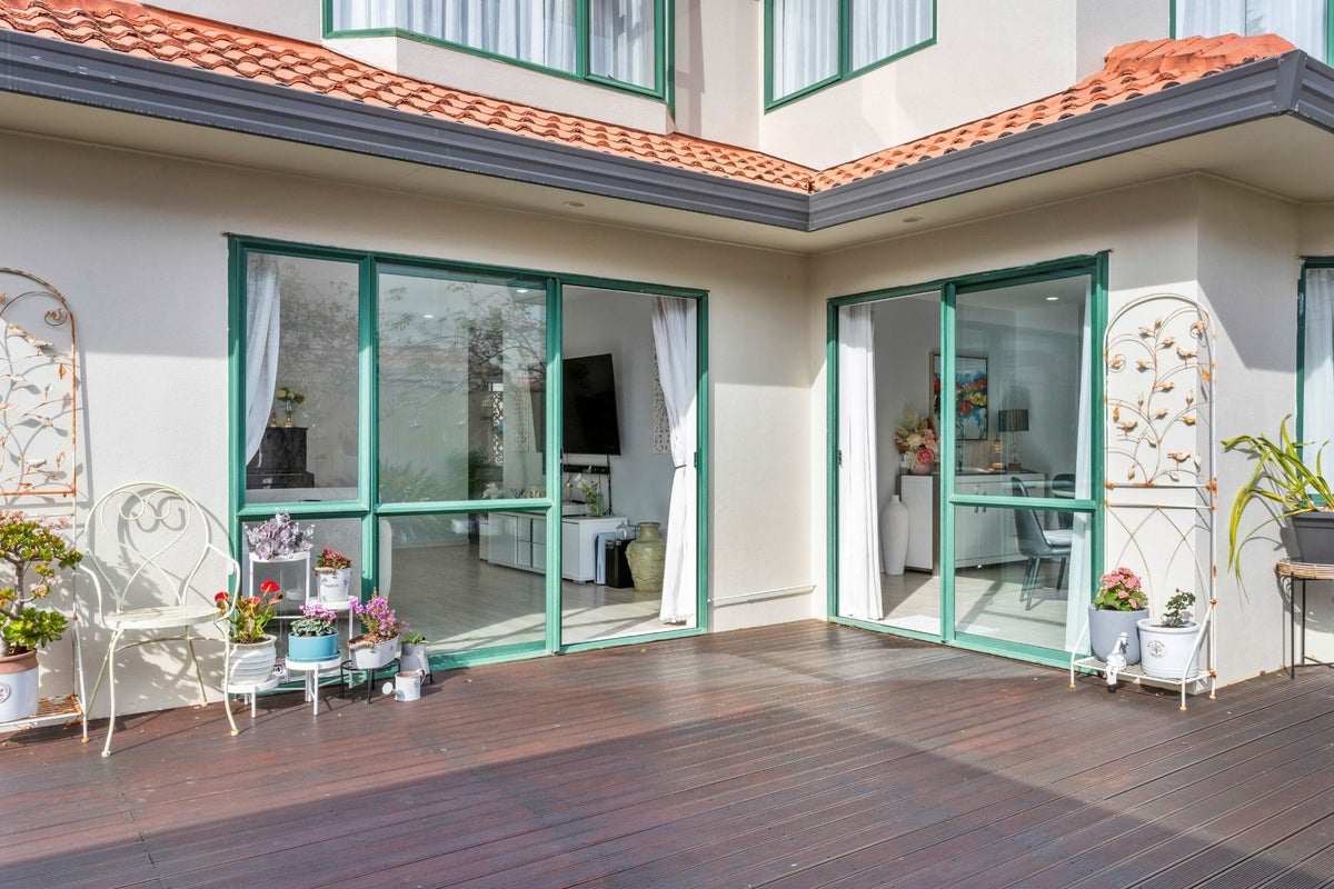 2/15 King Edward Avenue, Epsom, Auckland - Carousel 2