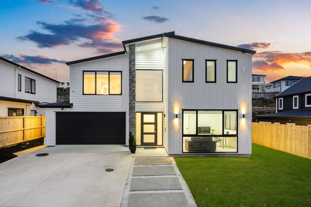 12 Hopetea Street, Long Bay, Auckland - Carousel 1