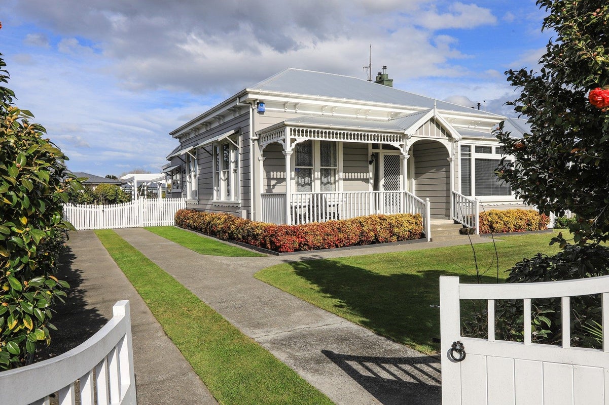 402 Lascelles Street, Saint Leonards, Hastings - Carousel 1