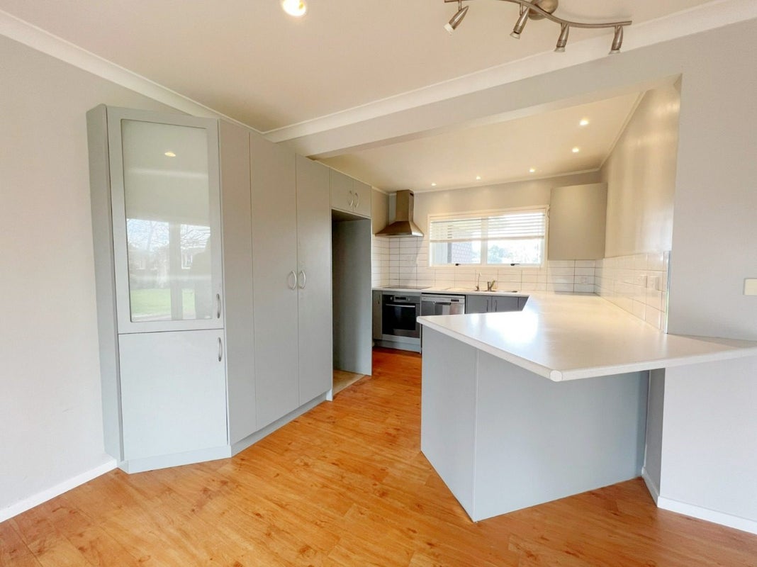2 Ash Place, Pukete, Hamilton - Carousel 2