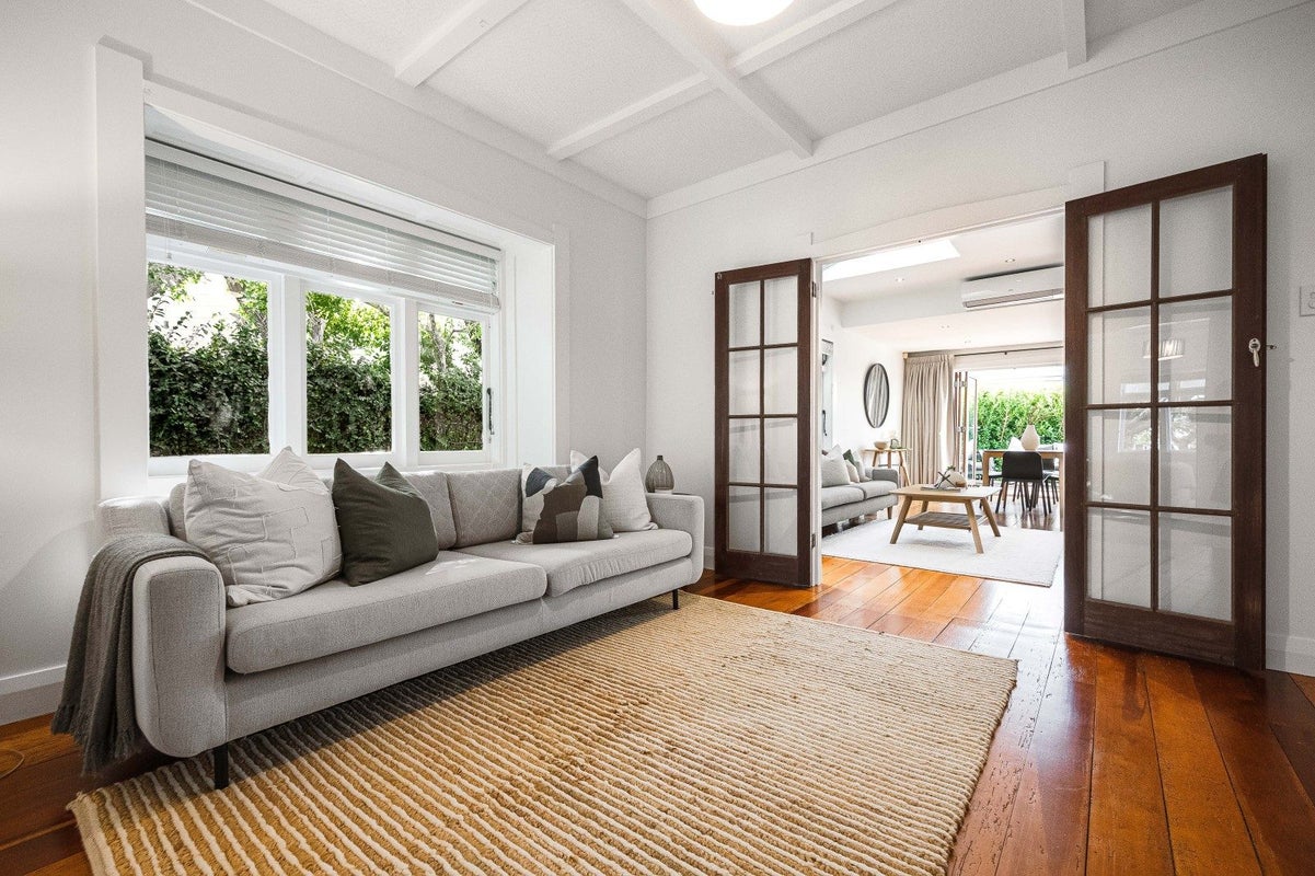 14 Oliver Street, Point Chevalier, Auckland - Carousel 2