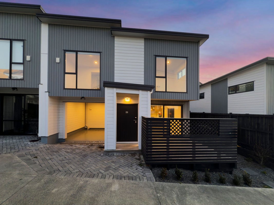8C Neptune Avenue, Beach Haven, North Shore City, Auckland - Carousel 1