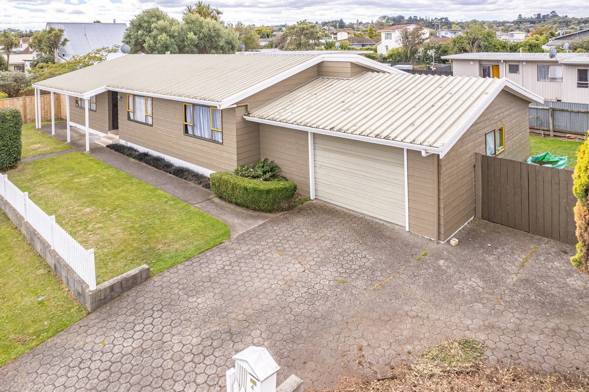 4 Hereford Street, Springvale, Whanganui - Carousel 1