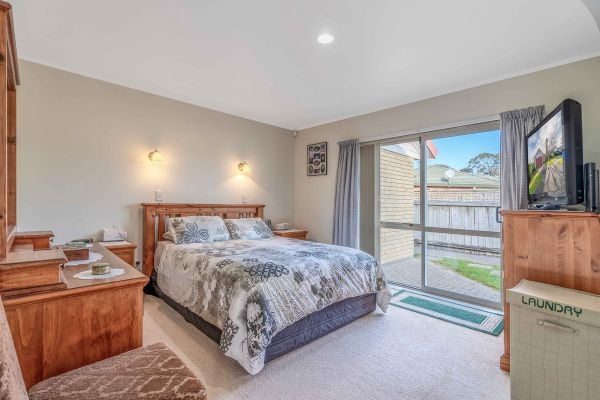 42 Sheriff Place, Randwick Park, Auckland - Carousel 13