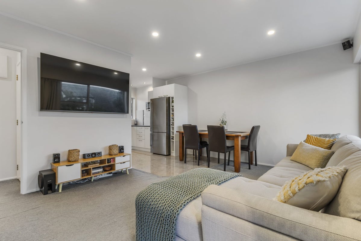 5/3 Koromiko Street, New Lynn, Auckland - Carousel 2
