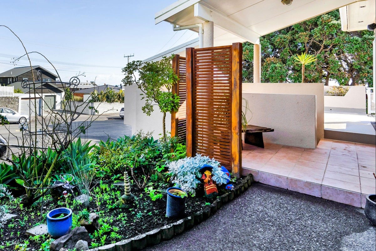 19 Nobs Line, Strandon, New Plymouth - Carousel 2