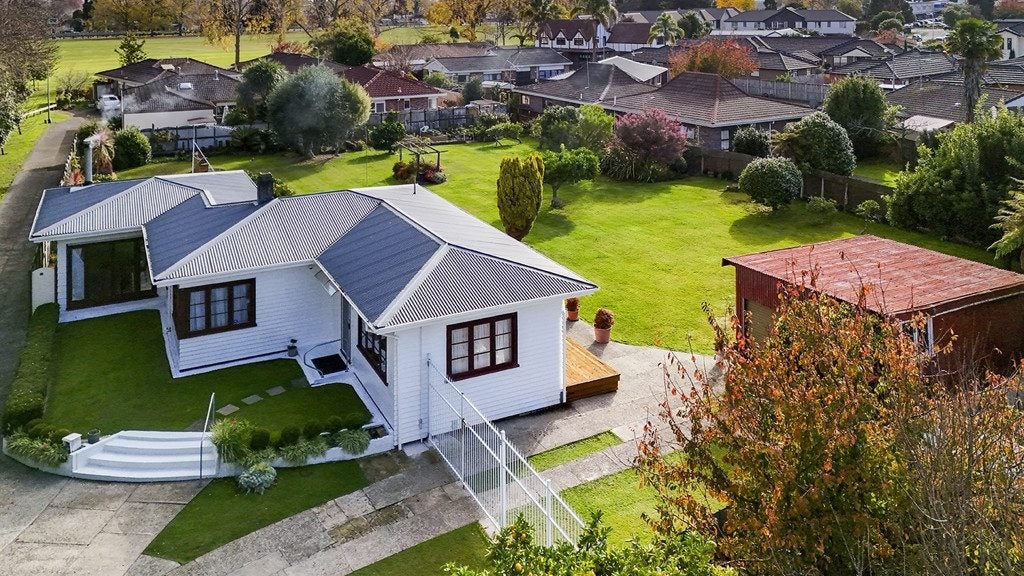 53 Knighton Road, Hillcrest, Hamilton - Carousel 1